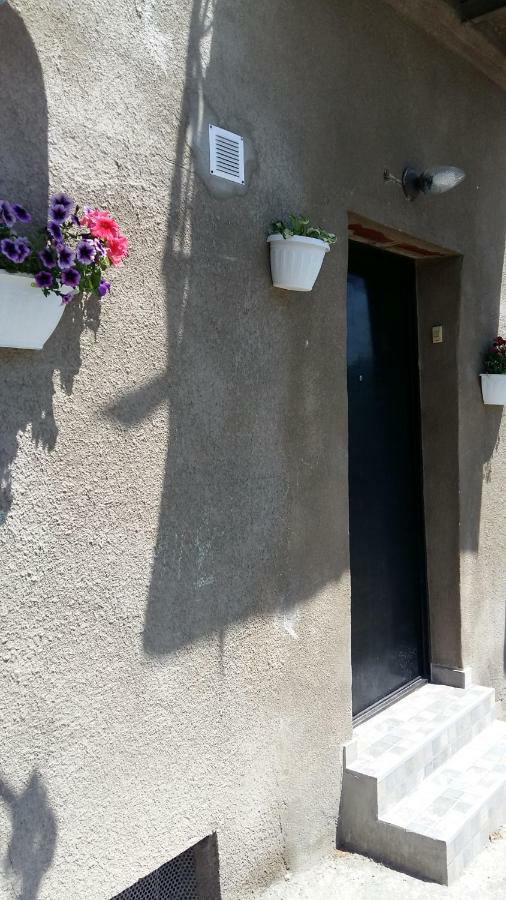 Apartment Albatross Tbilisi Exterior photo